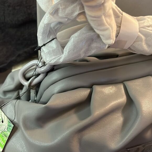 BADGLEY MISCHKA GREY WRAPPED FRAME CLUTCH WITH CHAIN STRAP NWT - Picture 4 of 10